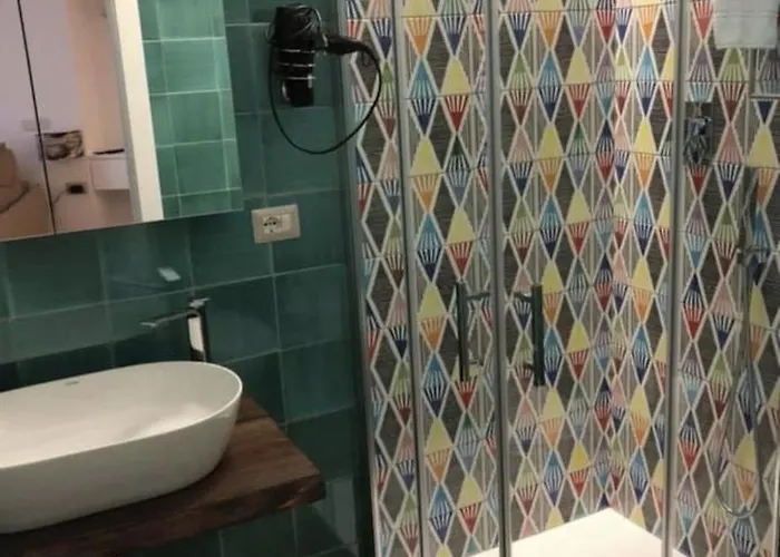 Centro 2 Alojamento de Acomodação e Pequeno-almoço 3*